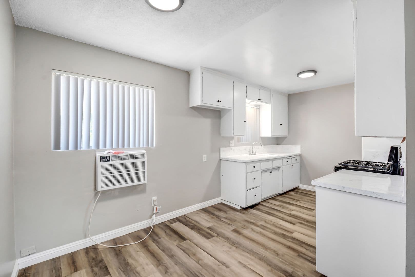 San Bernardino Apartment: 2352-2386 N Leroy St