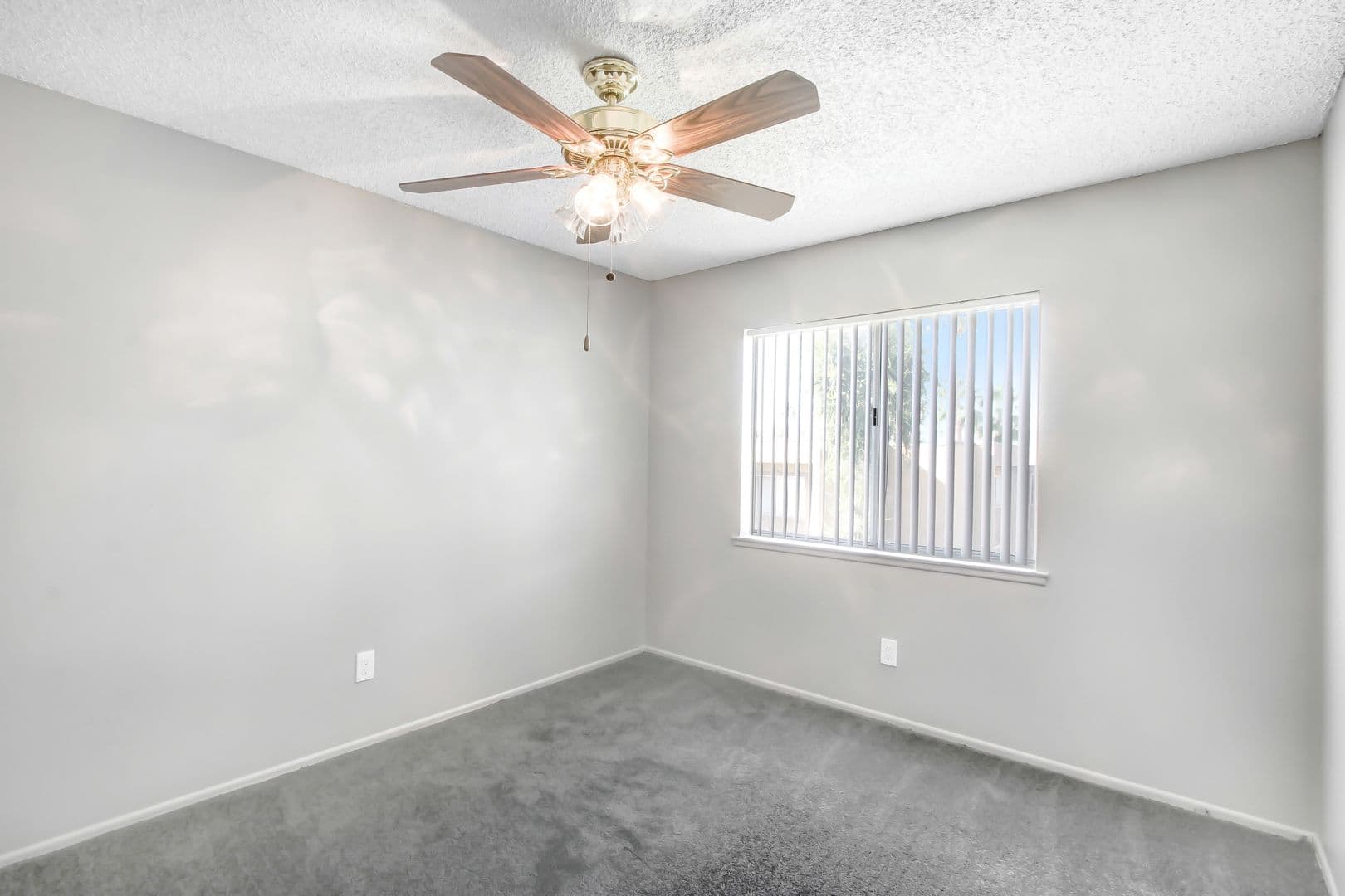 Riverside Apartment: 1066 N Orange Street