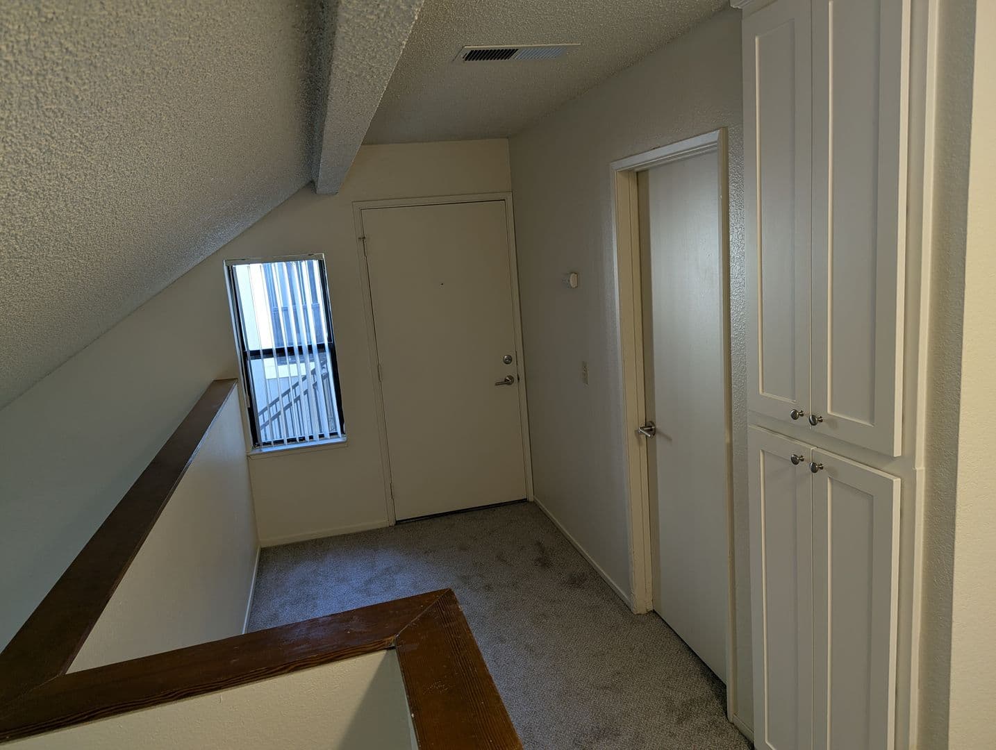 Davis Apartment: 1420 Lake Blvd