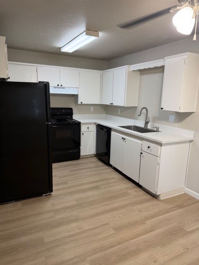 Turlock Apartment: 1100 Pedras Road