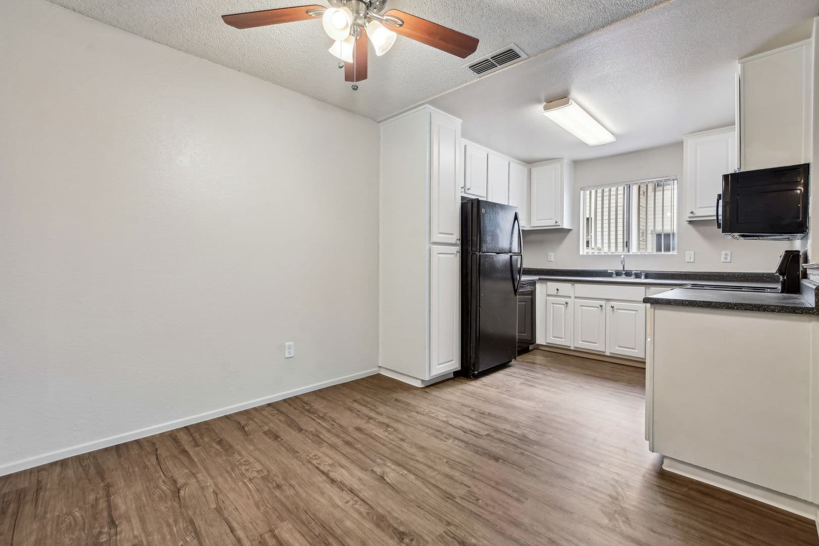Sacramento Apartment: 2763 River Plaza Drive