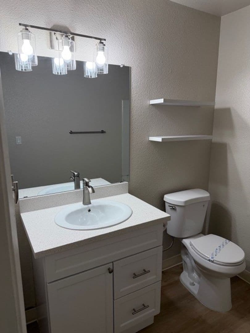 Turlock Apartment: 1100 Pedras Road