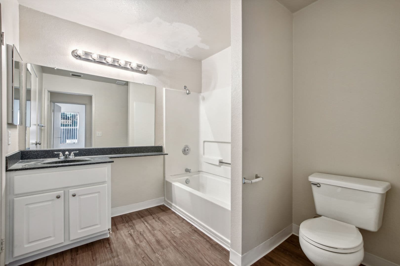 Sacramento Apartment: 2763 River Plaza Drive