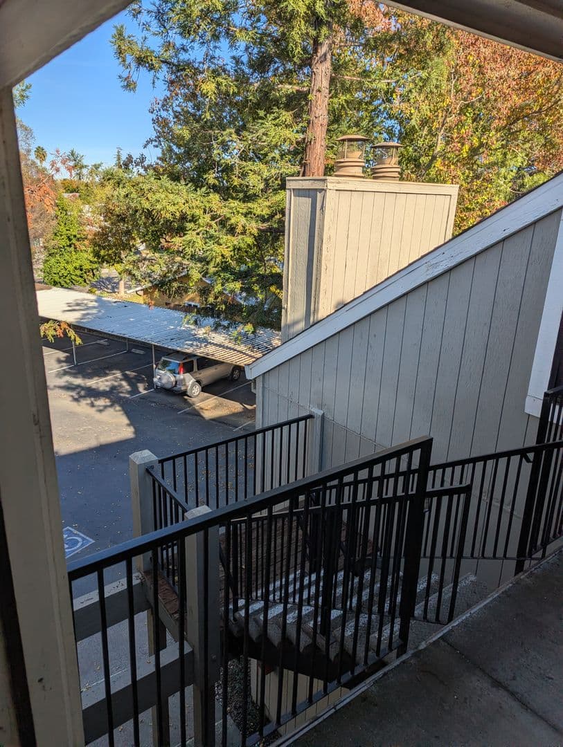 Davis Apartment: 1420 Lake Blvd