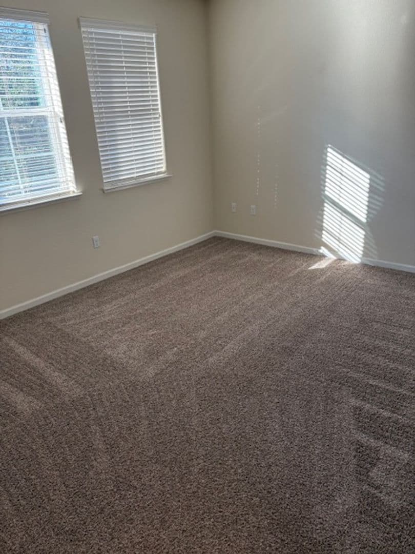 Ripon Apartment: 1641 N. Ripon Road
