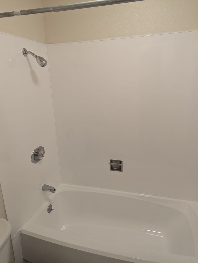 Davis Apartment: 1420 Lake Blvd