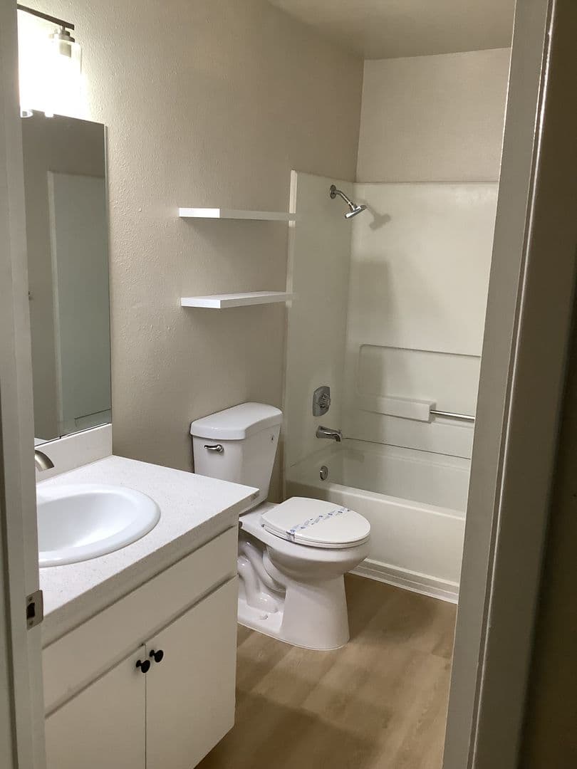 Turlock Apartment: 1100 Pedras Road