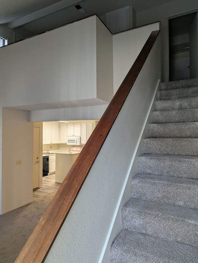 Davis Apartment: 1420 Lake Blvd