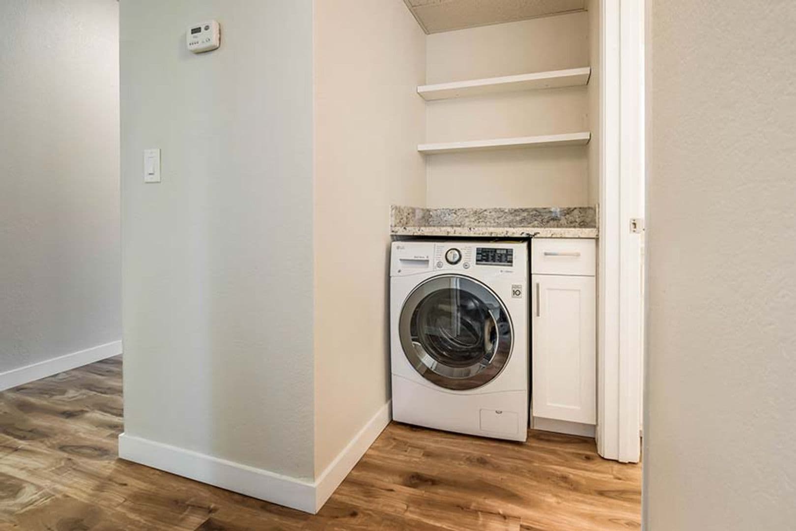 Roseville Apartment: 333 Cirby Way