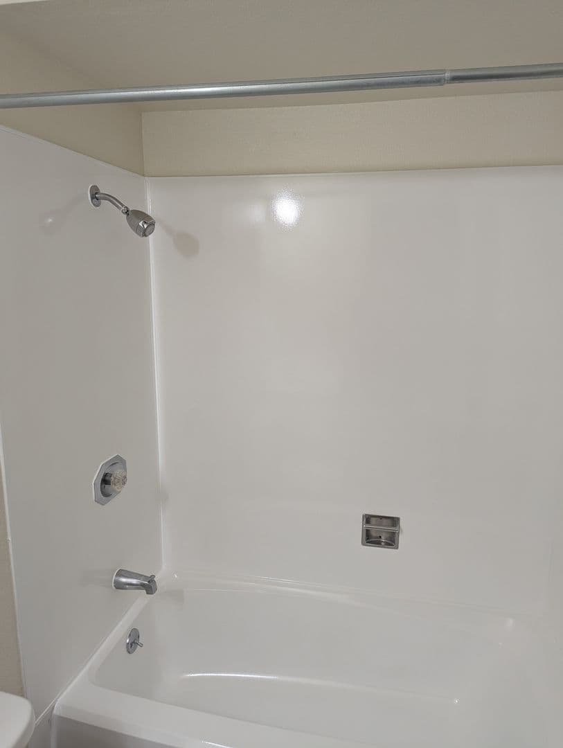 Davis Apartment: 1420 Lake Blvd