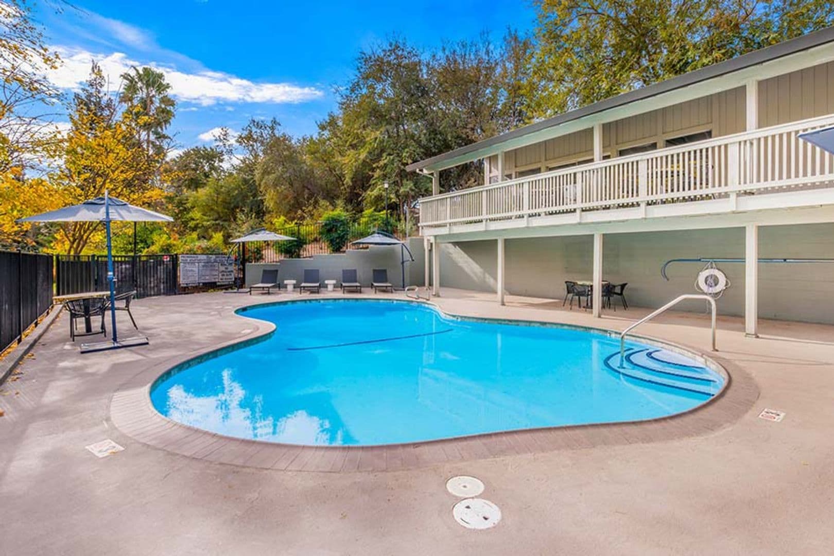 Roseville Apartment: 333 Cirby Way