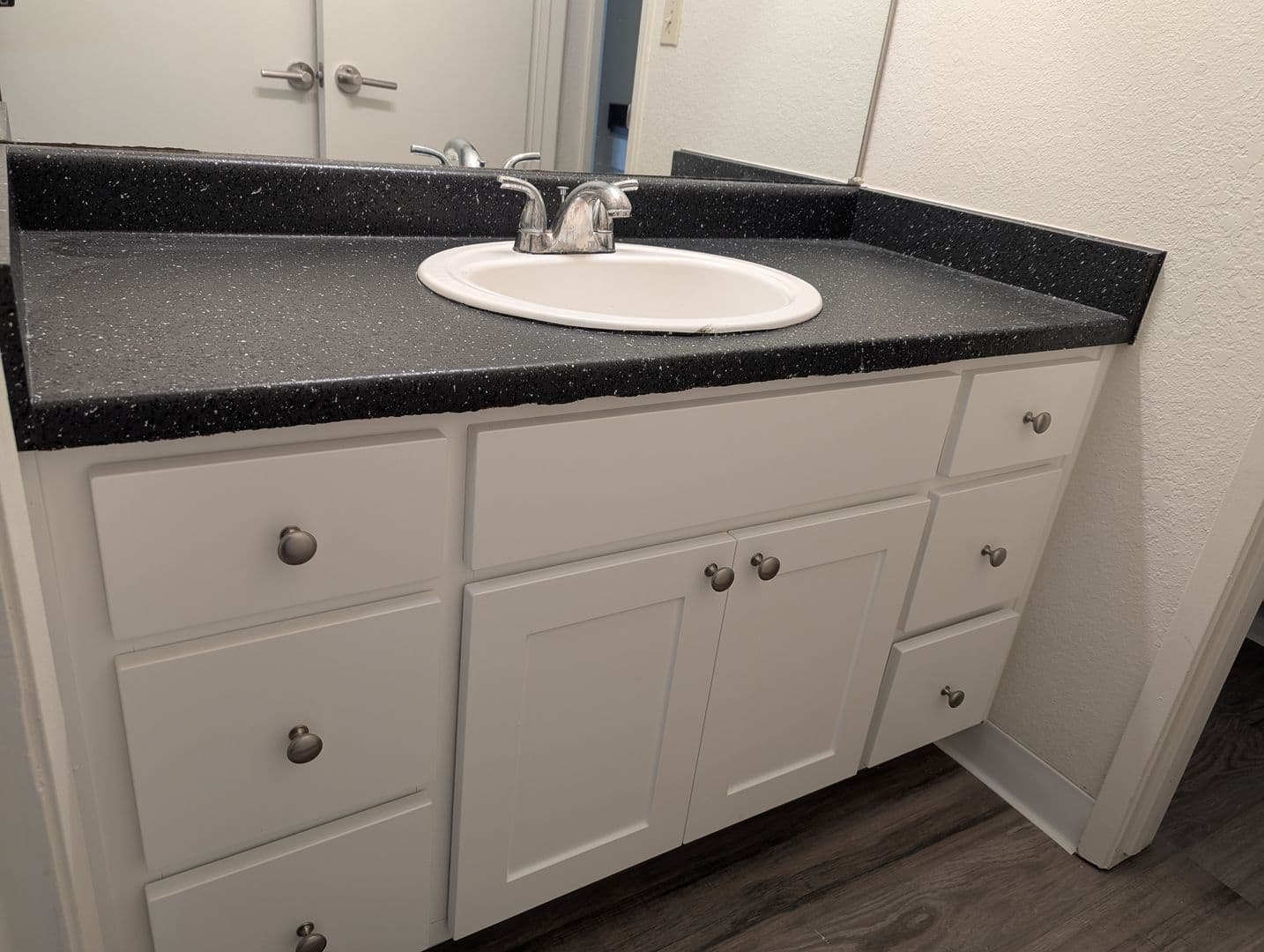 Davis Apartment: 1420 Lake Blvd