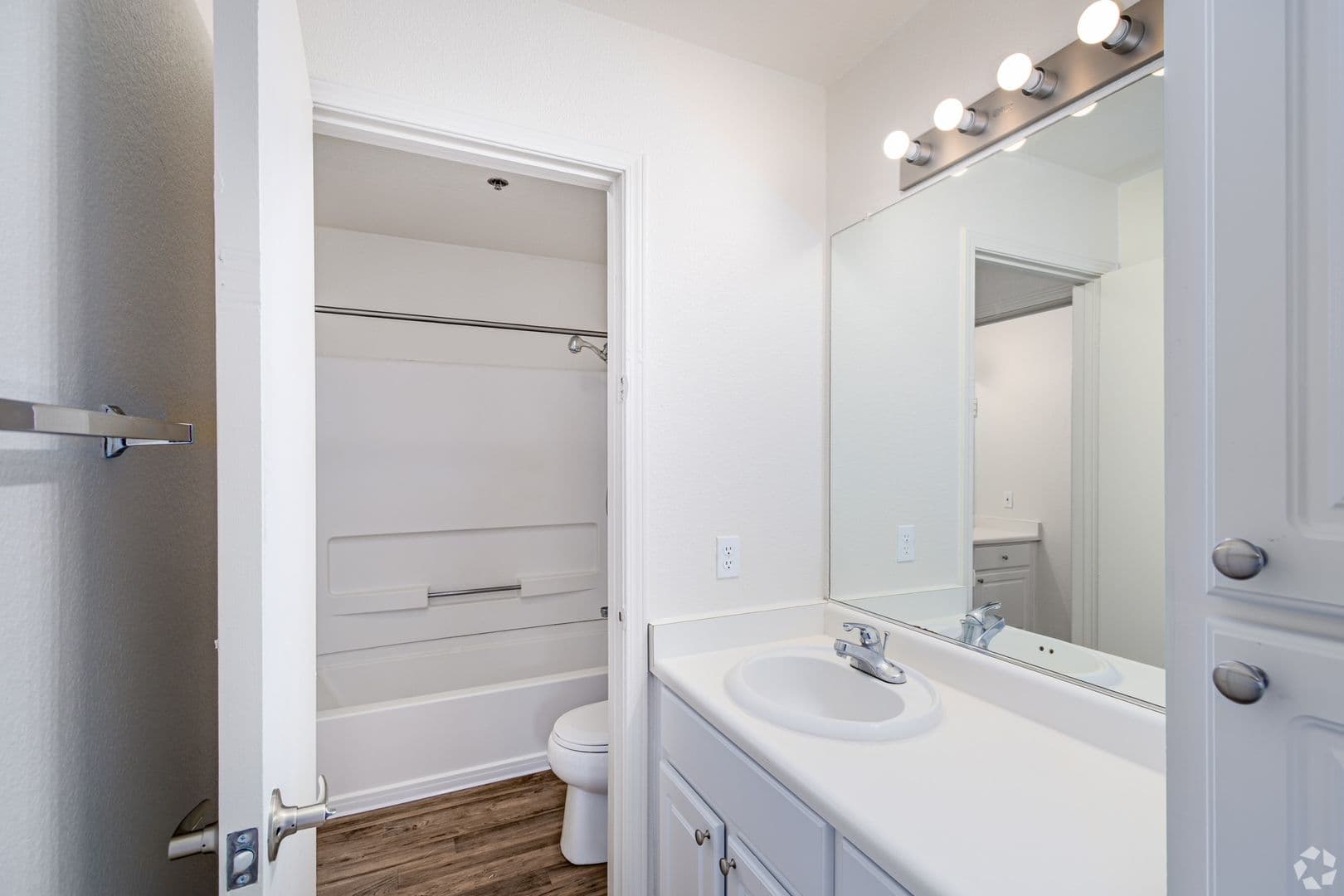Davis Apartment: 2505 Fifth Street