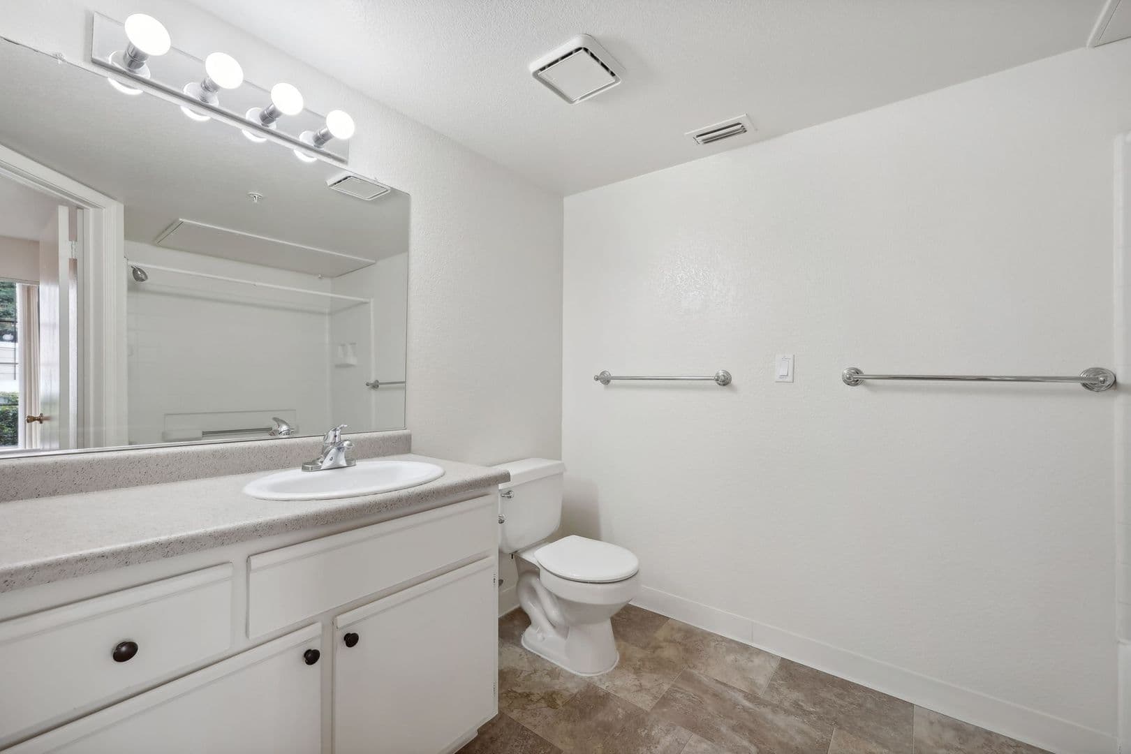 Sacramento Apartment: 1070 Lake Front Drive