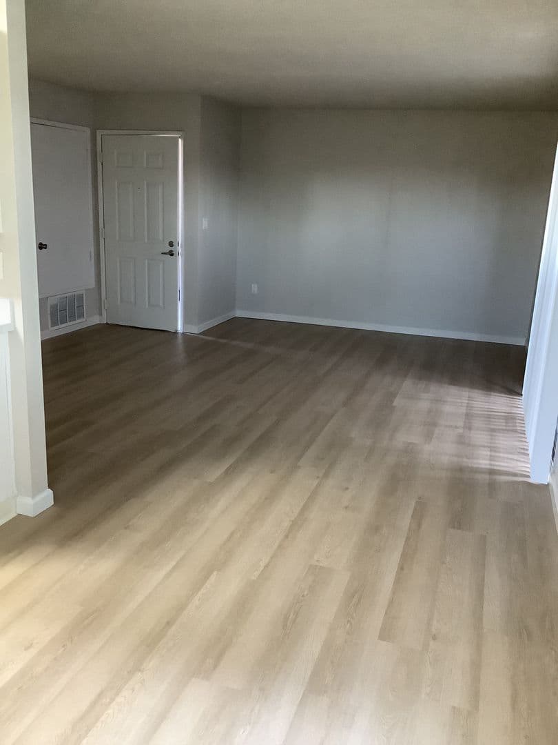 Turlock Apartment: 1100 Pedras Road