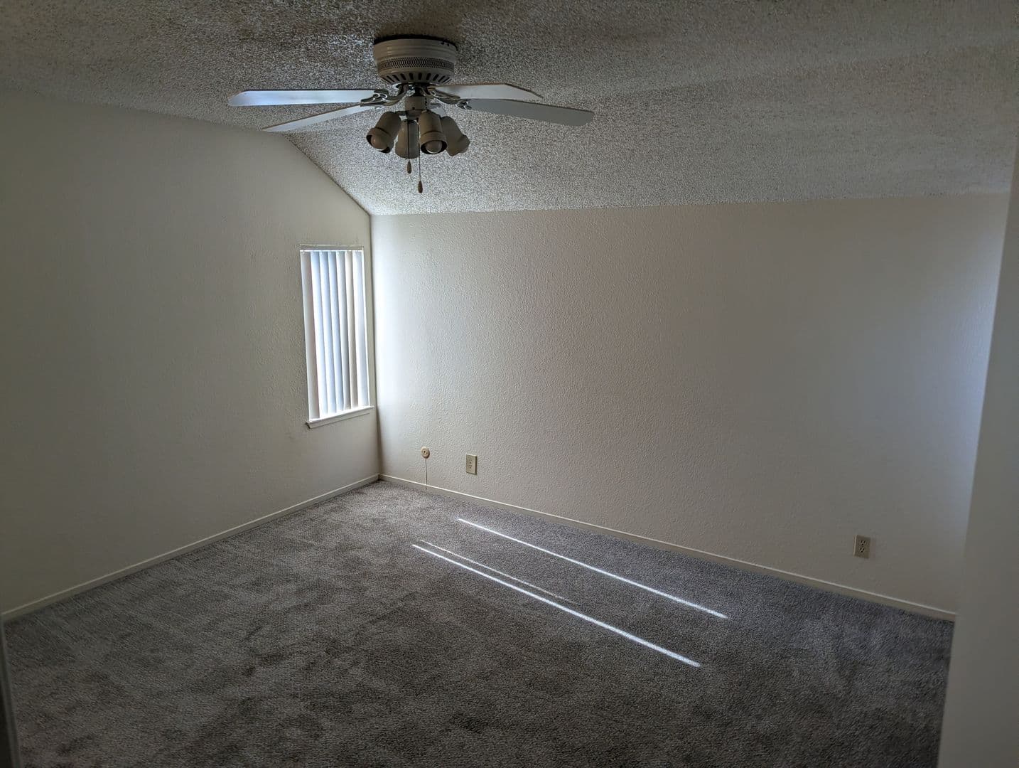 Davis Apartment: 1420 Lake Blvd