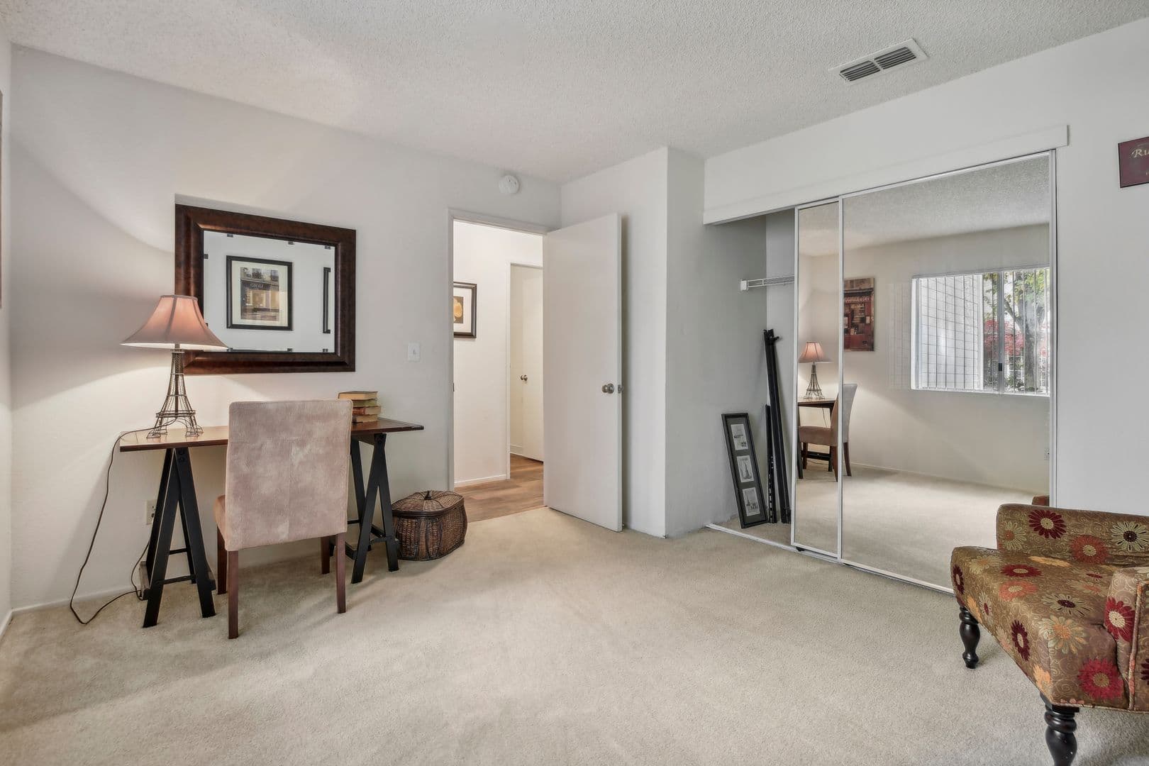 Sacramento Apartment: 2763 River Plaza Drive