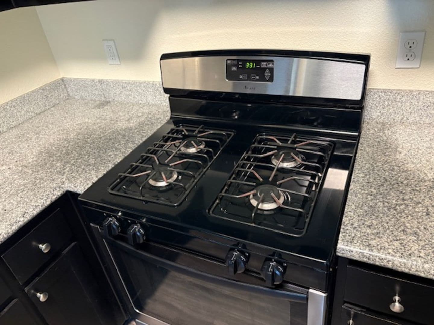 Ripon Apartment: 1641 N. Ripon Road