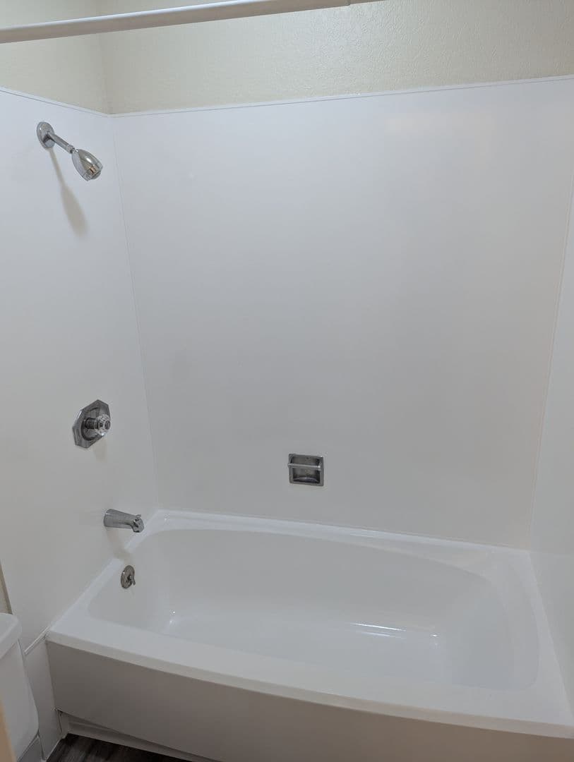 Davis Apartment: 1420 Lake Blvd