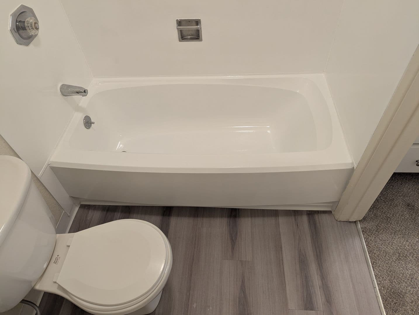 Davis Apartment: 1420 Lake Blvd