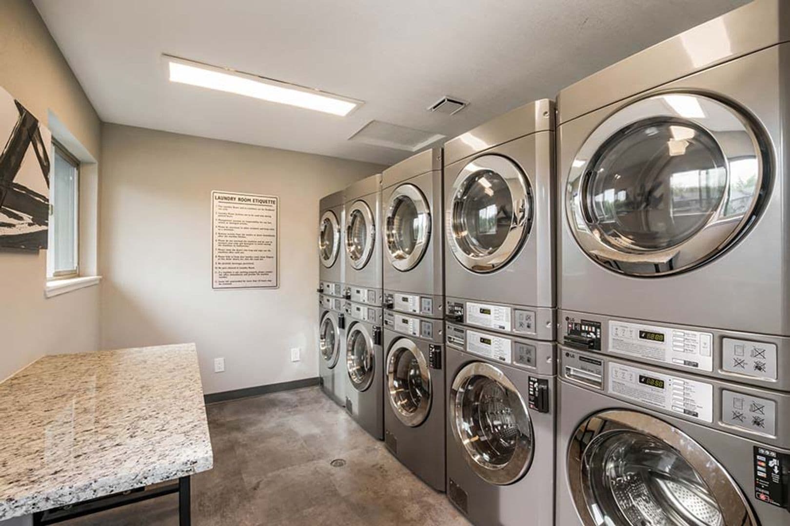 Roseville Apartment: 333 Cirby Way