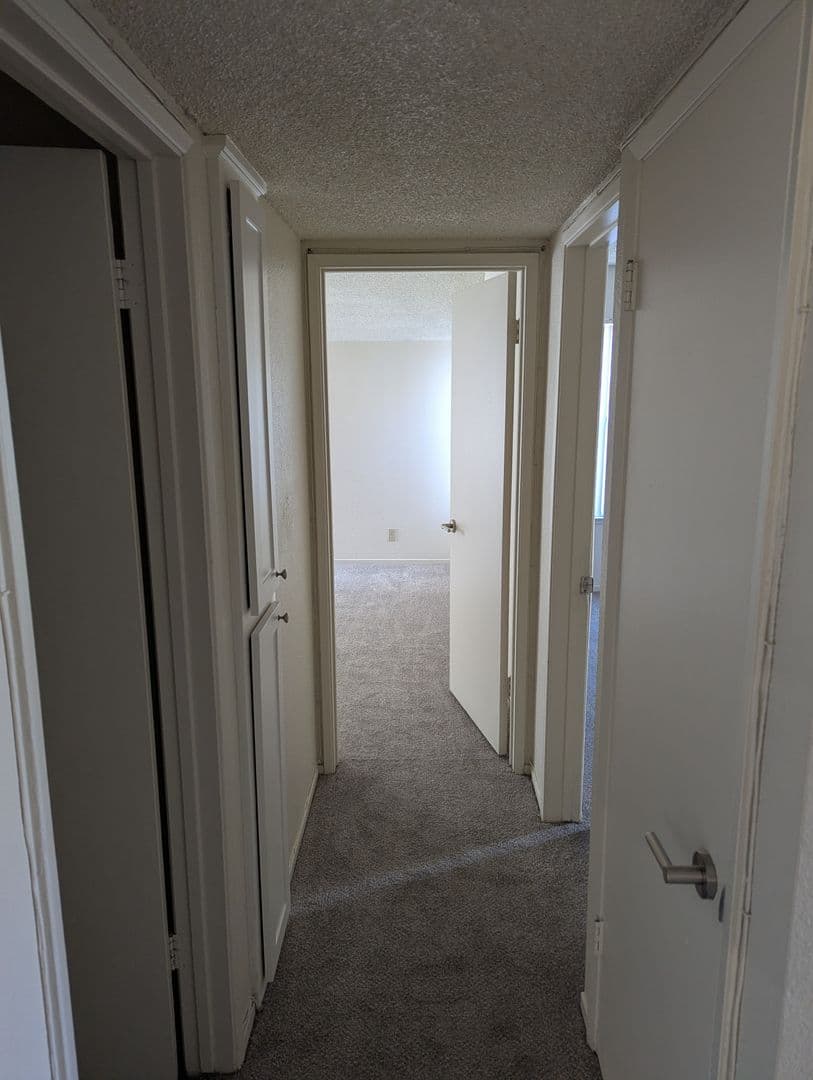 Davis Apartment: 1420 Lake Blvd
