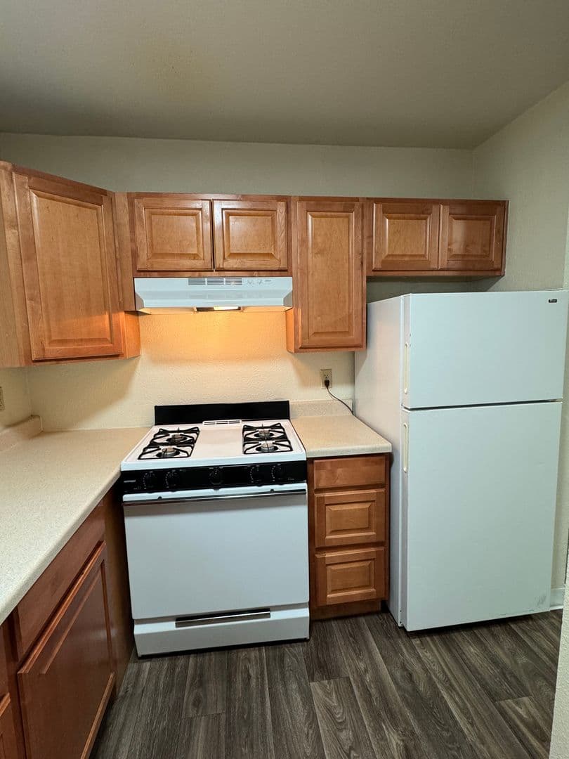 Davis Apartment: 2950 Portage Bay West