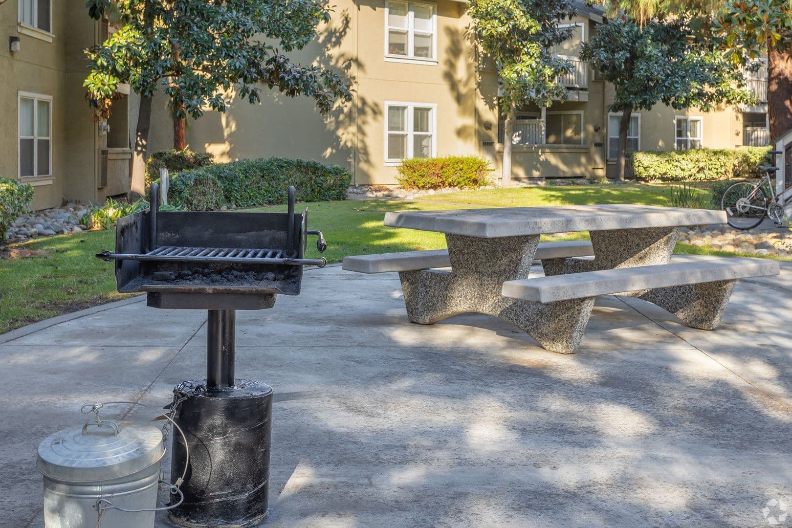 Davis Apartment: 2505 Fifth Street