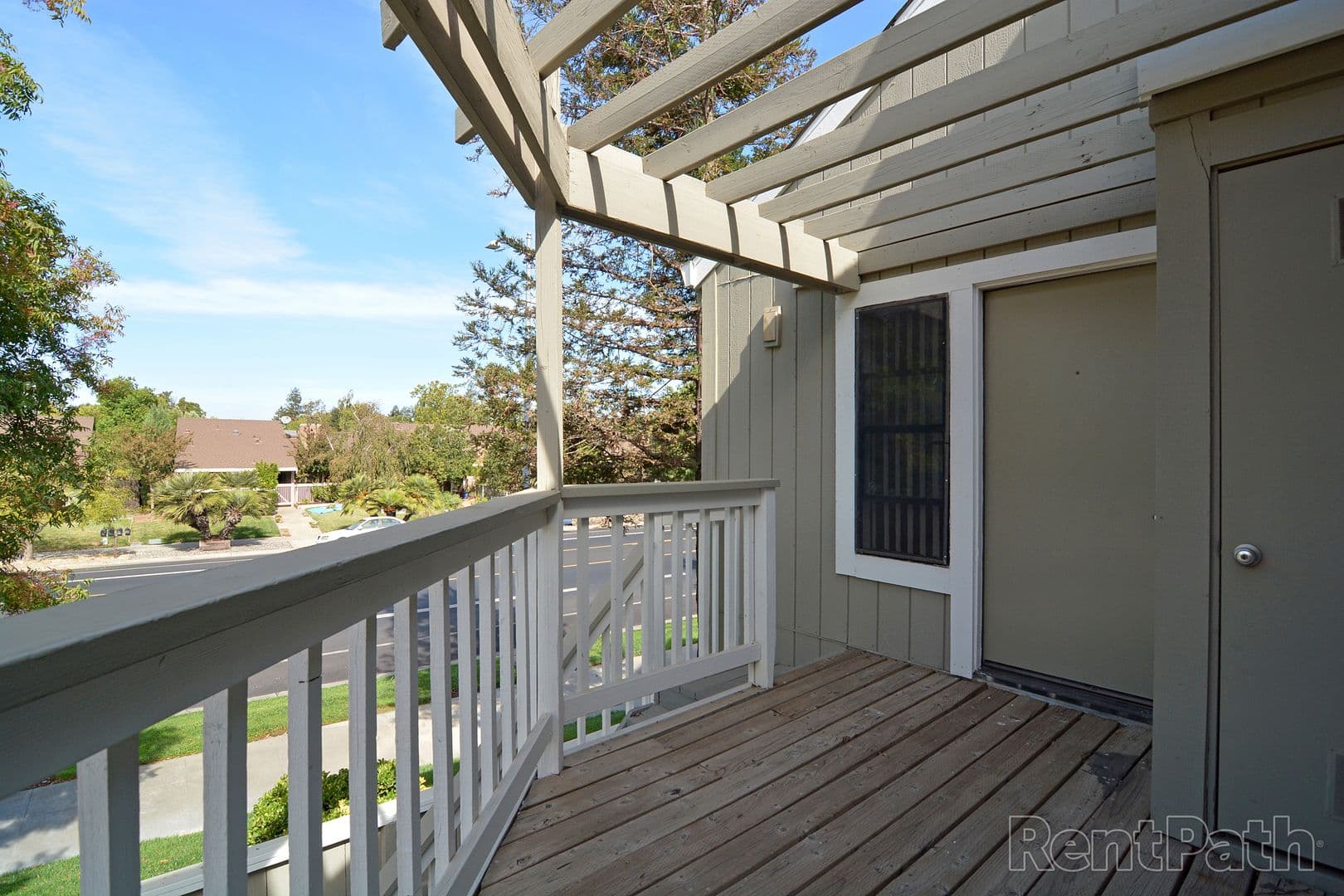 Davis Apartment: 1420 Lake Blvd
