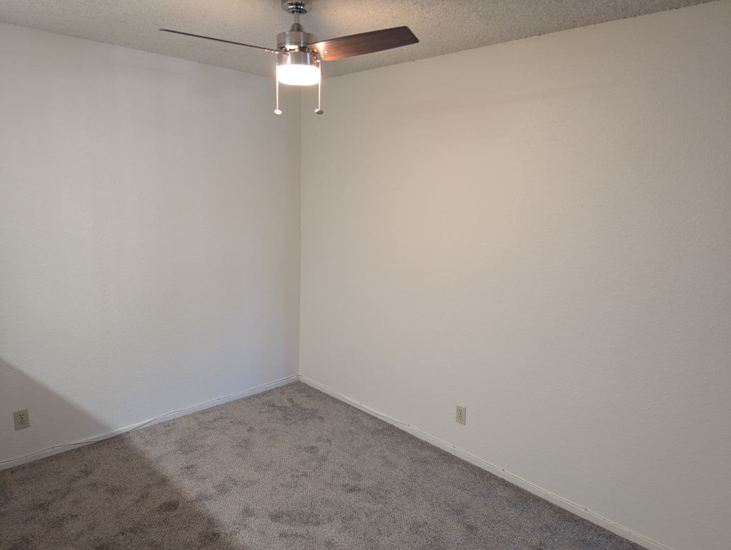 Davis Apartment: 1420 Lake Blvd