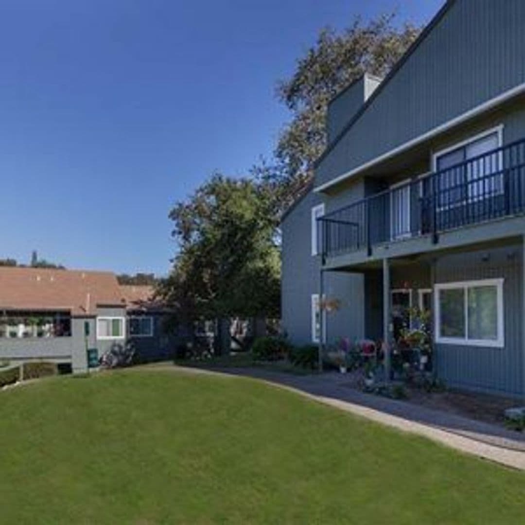 Roseville Apartment: 300 Cirby Hills Drive