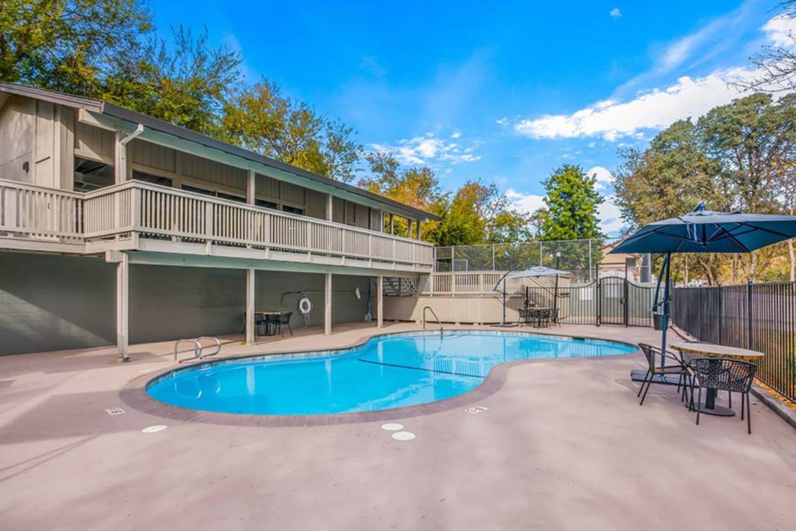 Roseville Apartment: 333 Cirby Way