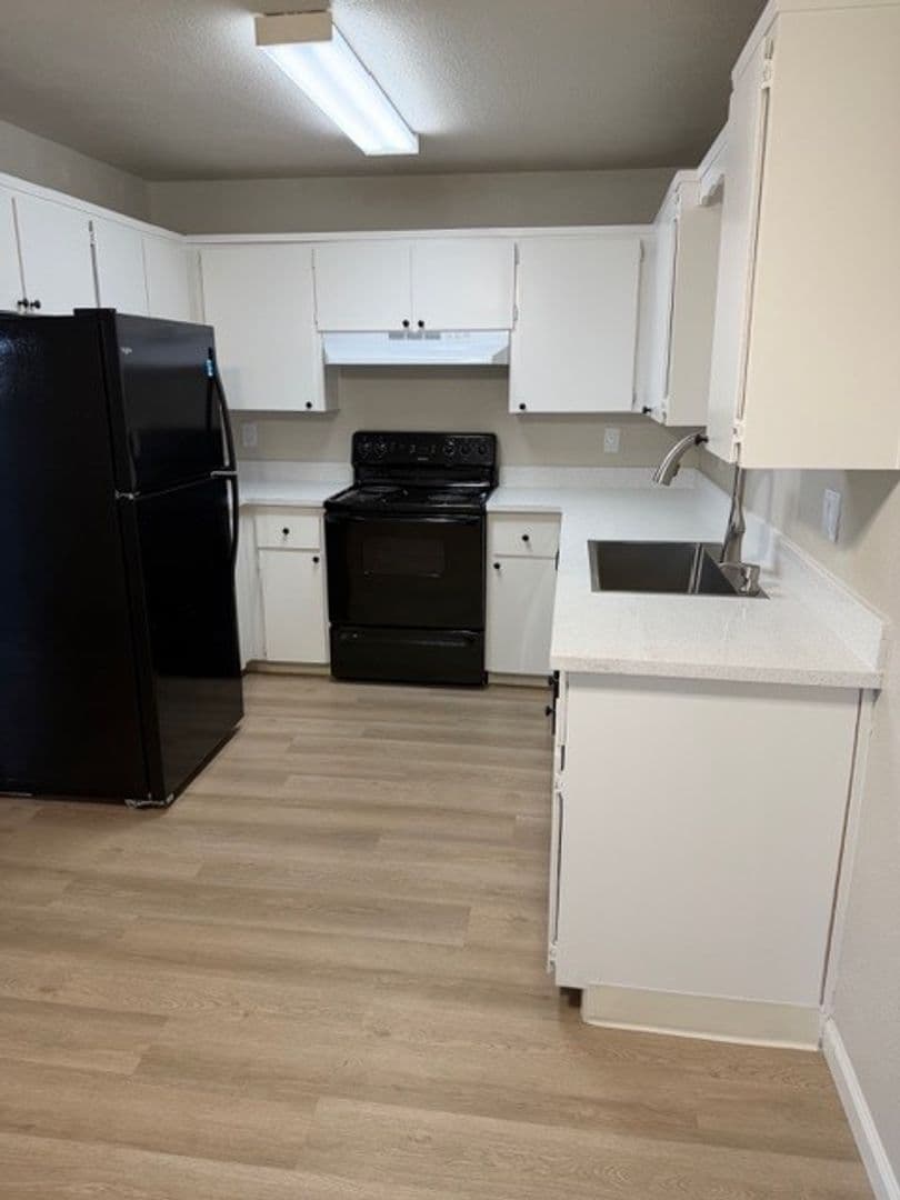 Turlock Apartment: 1100 Pedras Road