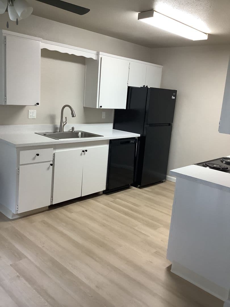 Turlock Apartment: 1100 Pedras Road