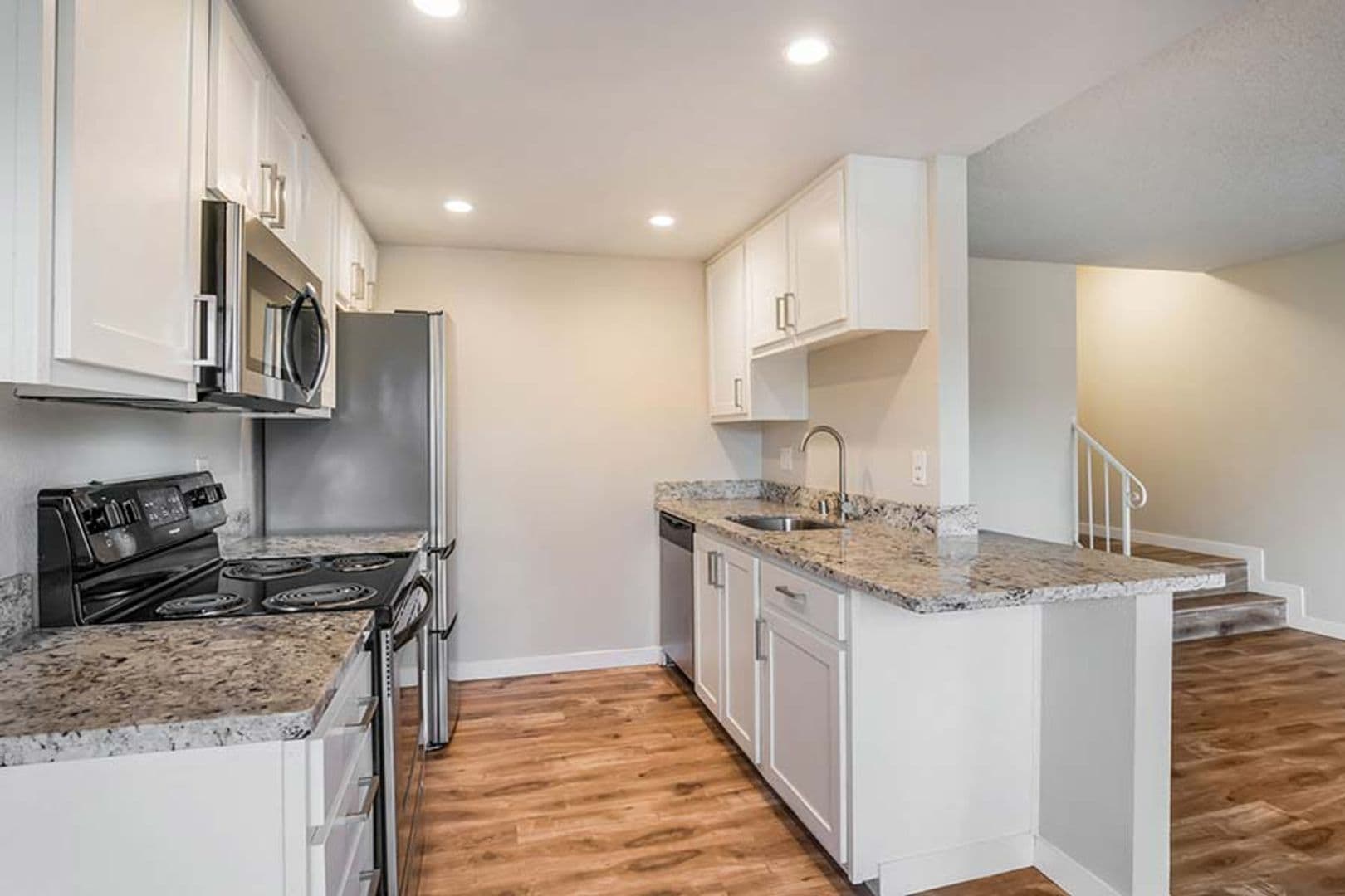 Roseville Apartment: 333 Cirby Way