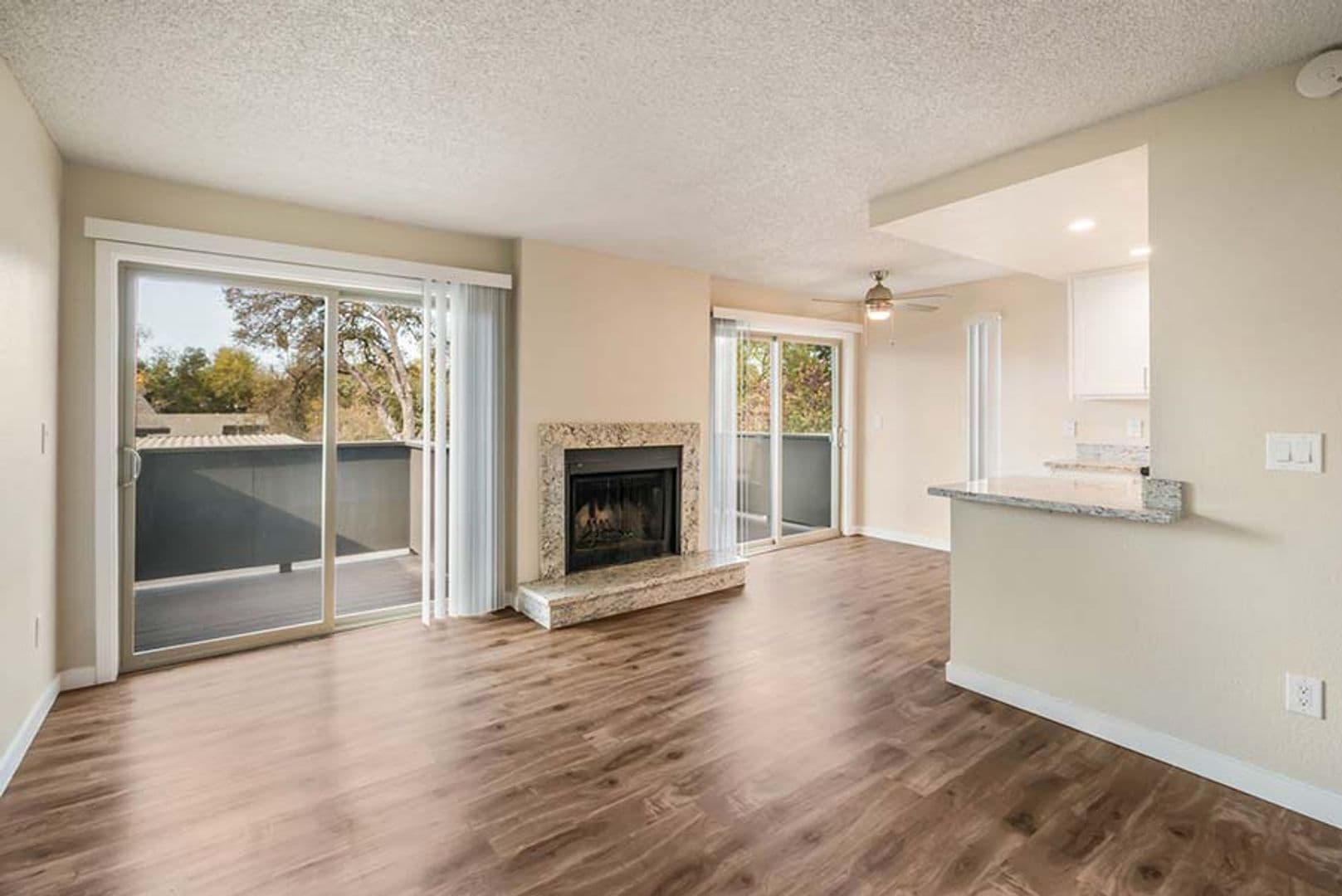 Roseville Apartment: 333 Cirby Way