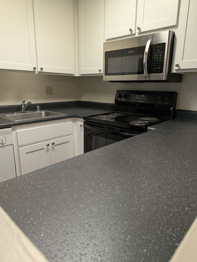 Davis Apartment: 1420 Lake Blvd
