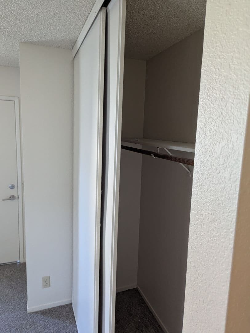 Davis Apartment: 1420 Lake Blvd