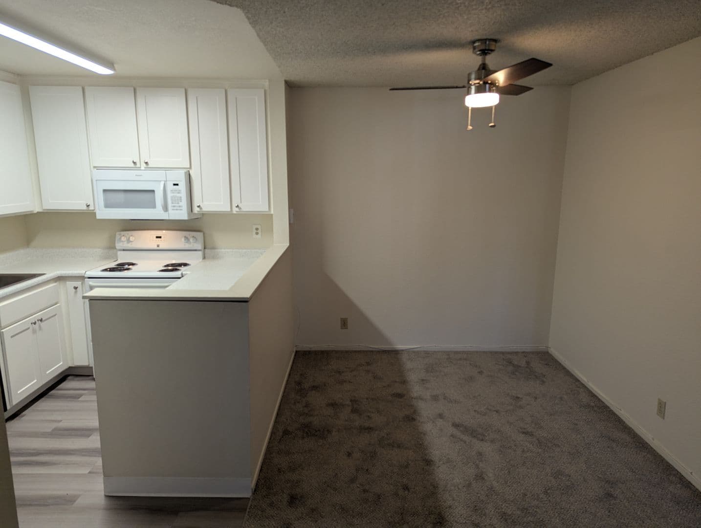Davis Apartment: 1420 Lake Blvd