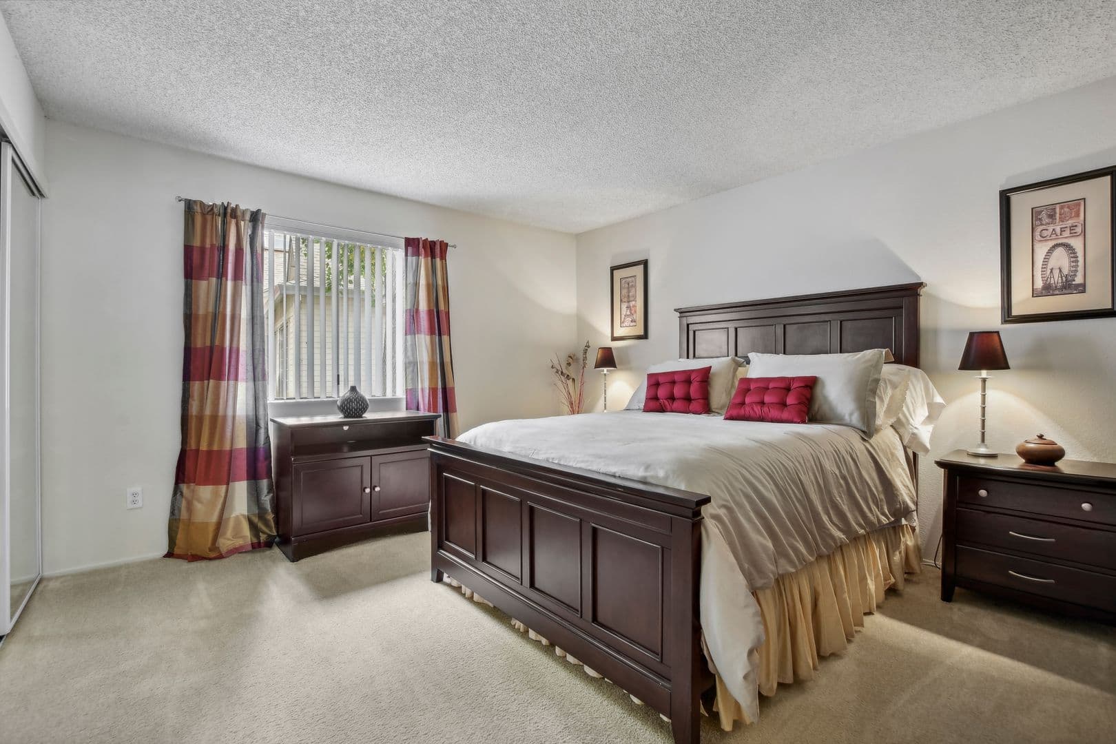Sacramento Apartment: 2763 River Plaza Drive