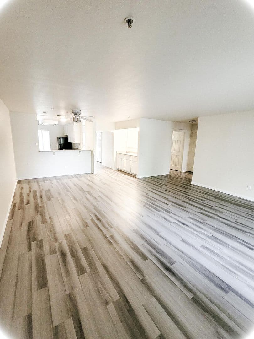 Davis Apartment: 1175 Lake Blvd