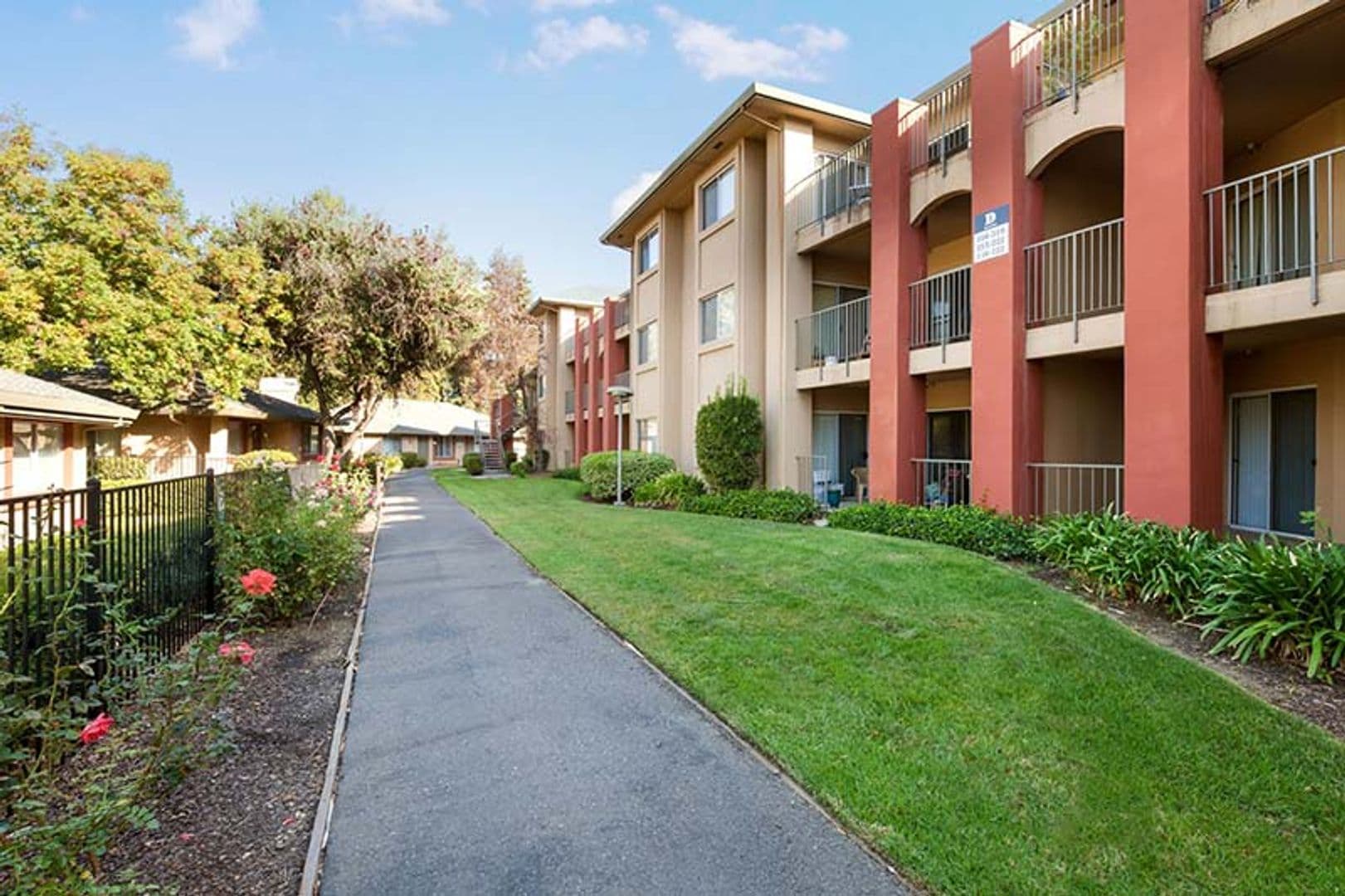 Davis Apartment: 1175 Lake Blvd