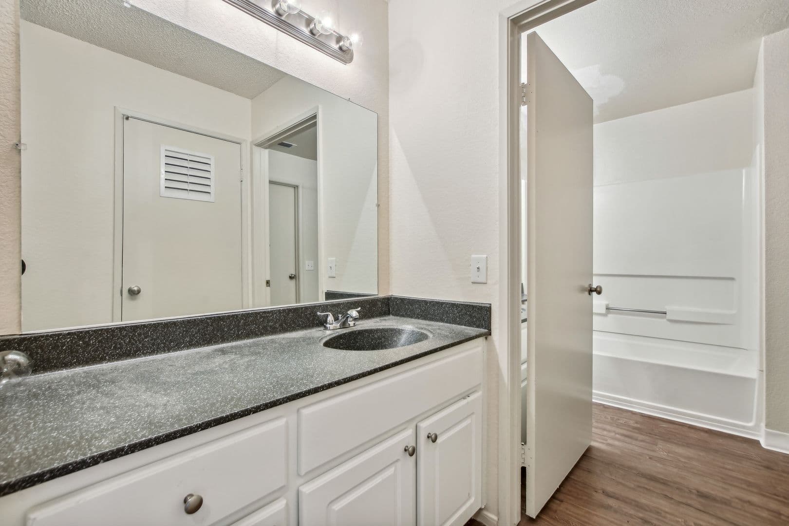 Sacramento Apartment: 2763 River Plaza Drive