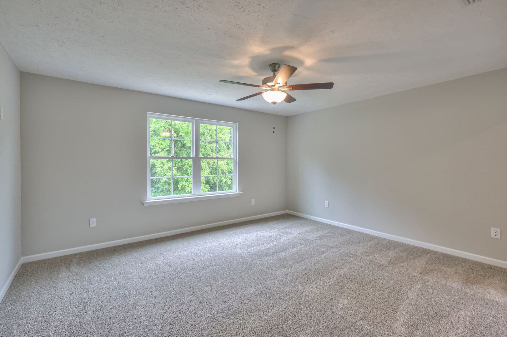 Manchester Townhome: 230 Creek Wood Rd.