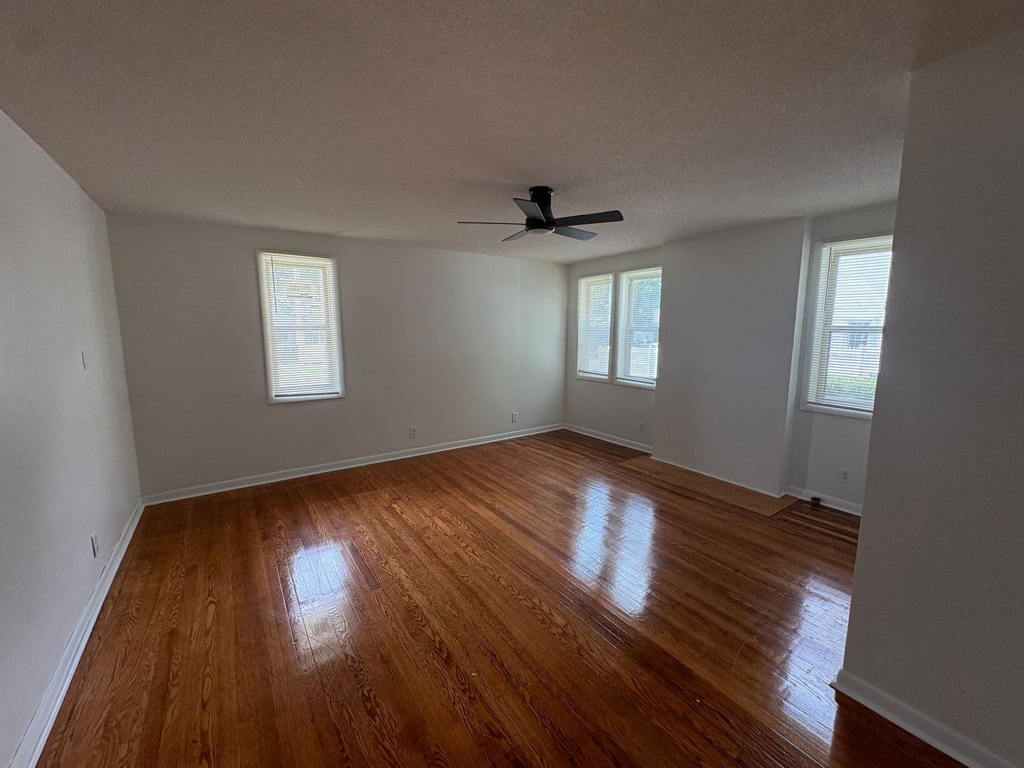 Winchester Apartment: 408 3rd Avenue NW