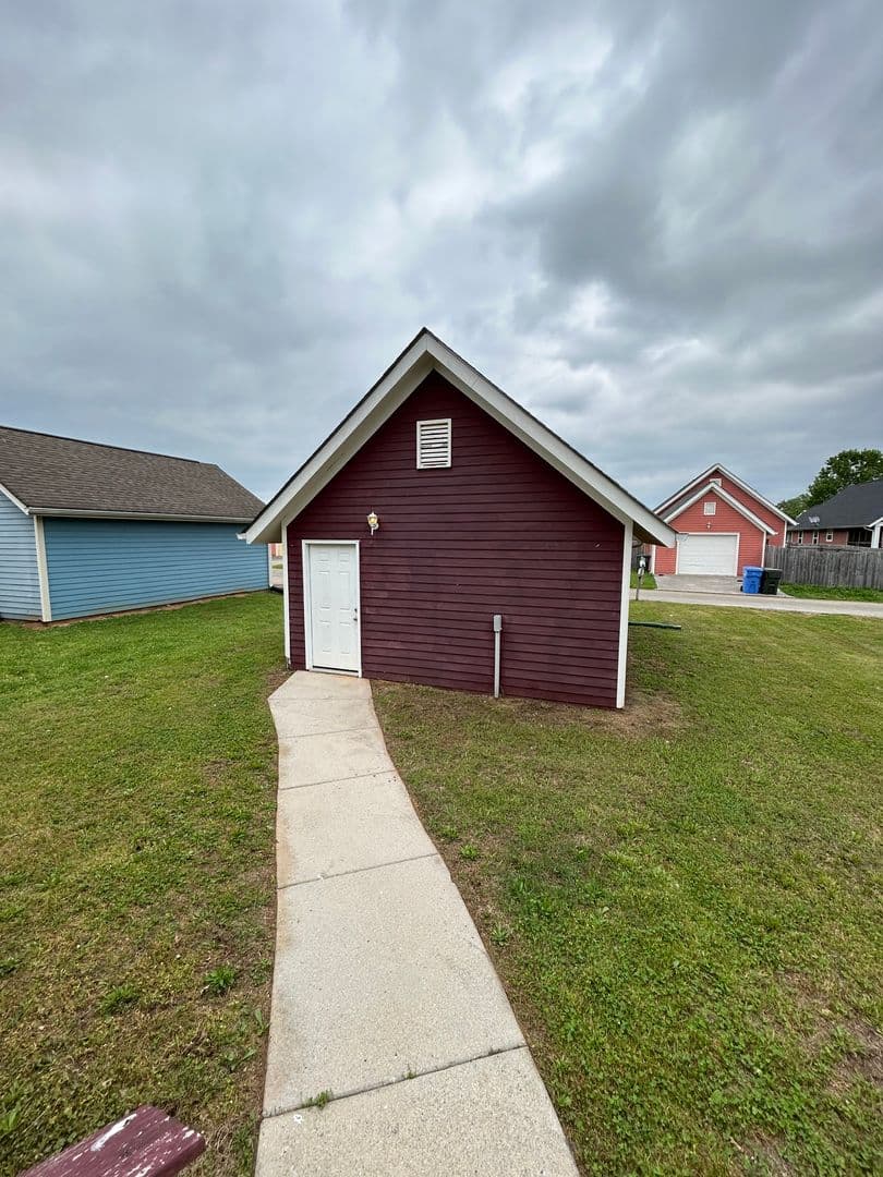 Chattanooga House: 223 W 37th Street