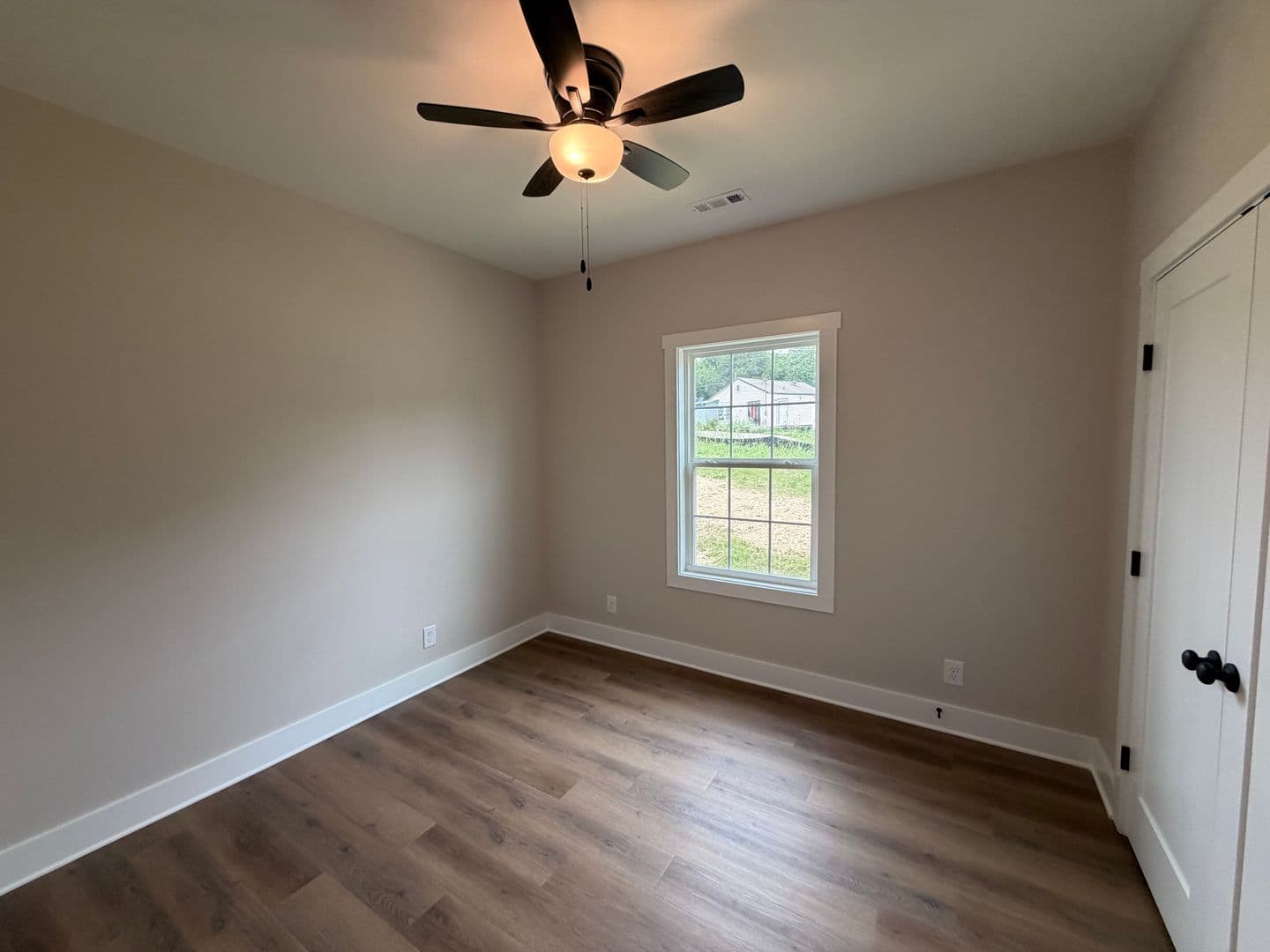 Shelbyville House: 201 Cates St