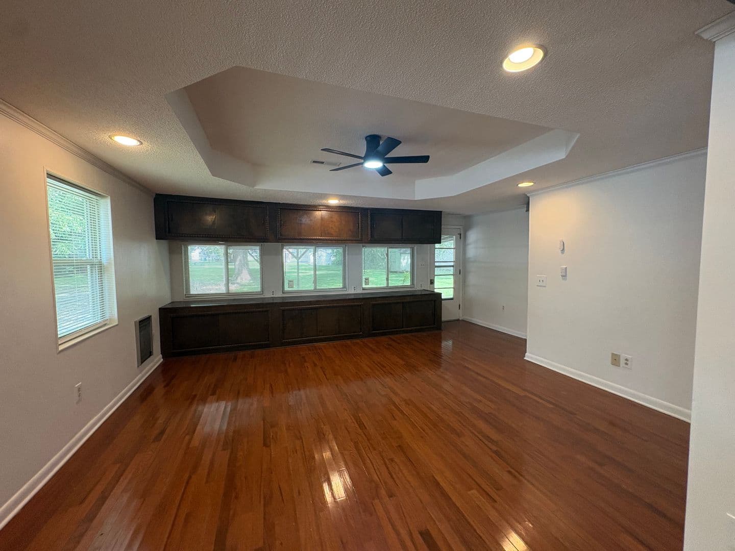 Winchester Apartment: 408 3rd Avenue NW