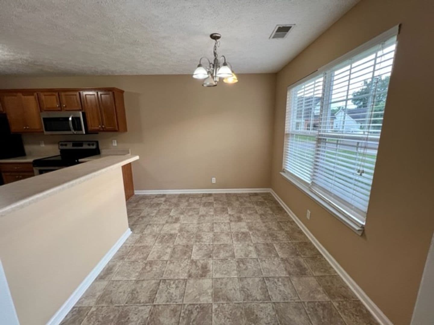 Murfreesboro House: 1119 Eastwoods Drive