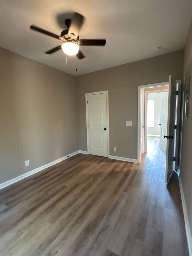 Manchester Apartment: 1109 S Spring St.